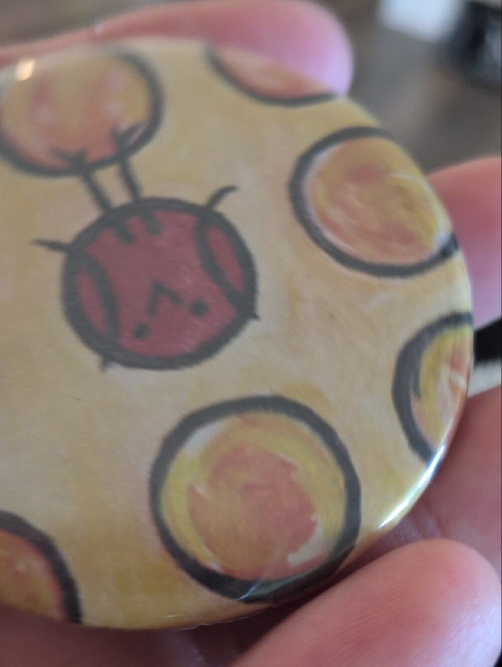 Compact Mirror With Red Bird Pattern - Picture 3 of 6